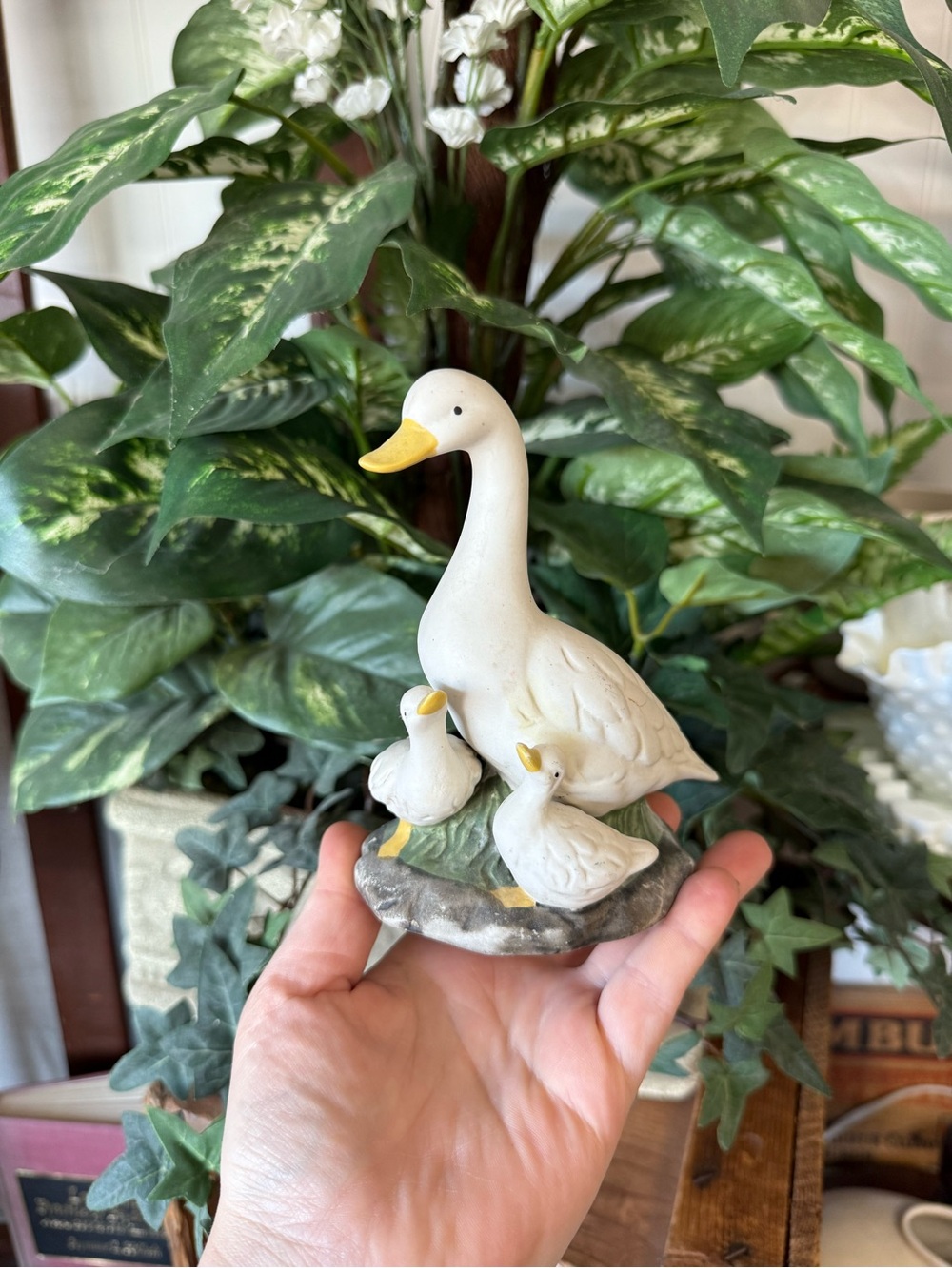 Mama and Babies Ceramic Figure